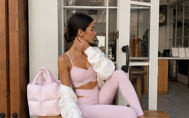 How to Style a Women's Zipper Jacket for Active and Everyday Looks?