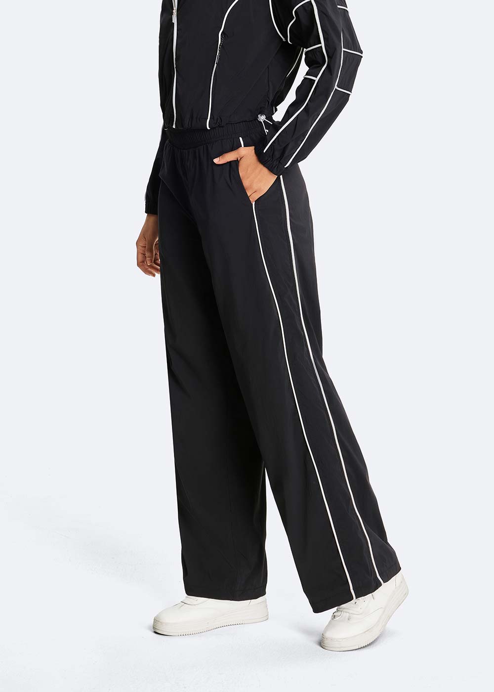 Mesh Lined Loose Straight Athletic Pants